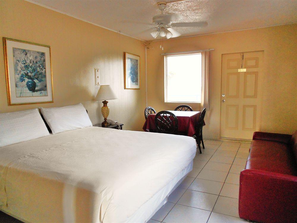Diane Oceanfront Suites Hollywood Bagian luar foto